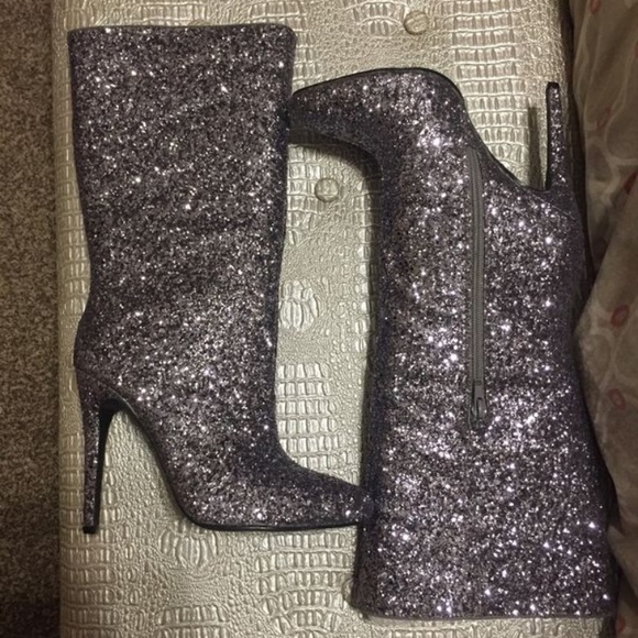 Silver shinny boots - Picture 1 of 7
